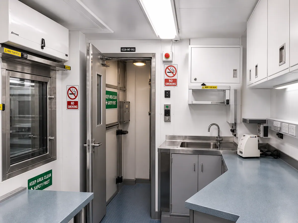 Pressurized Ex (explosion-proof) cabins — photo 3